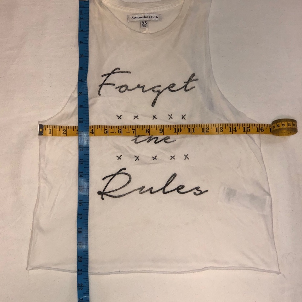 Abercombie & Fitch tee